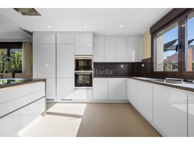 Foto c59019d0-572c-4c44-b29f-70a6becc5783. Casa aparellada amb piscina a Valle Romano Golf Estepona