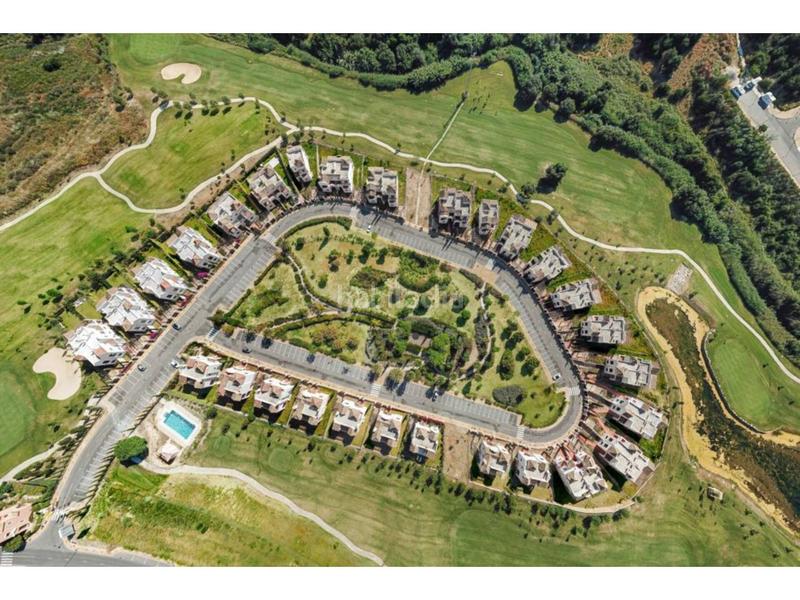 Foto d03e3876-ab6a-4710-a81a-53afa0d92624. Casa aparellada amb piscina a Valle Romano Golf Estepona