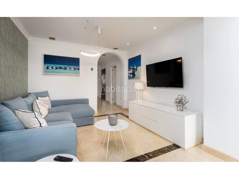 Foto f64c229e-fb56-4b6a-8139-19f4b6fed885. Casa aparellada amb piscina a Valle Romano Golf Estepona