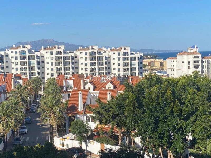 Foto d2ffc135-02c1-49b1-9f50-d5193c663c7e. Dúplex espectacular dúplex en puerto de Estepona Estepona