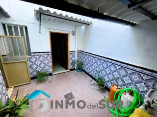 Casa a Cabra. Casa céntrica