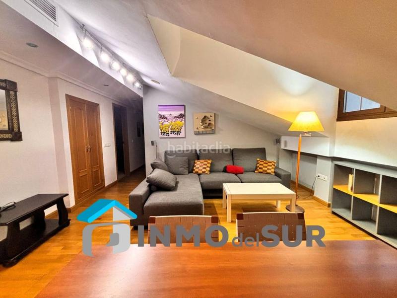 Foto 65d42f45-a210-4fec-92a2-cc8e40a053c8. Ático  en pleno centro en Cabra