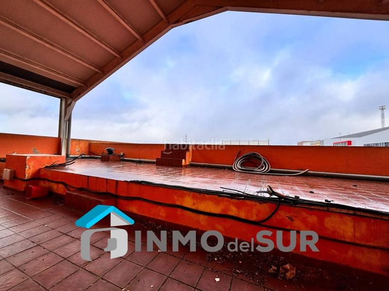 Foto aeff0781-d43c-4525-b62e-0c62bad85bed. Edificio clínica centro medico veterinario en Cabra