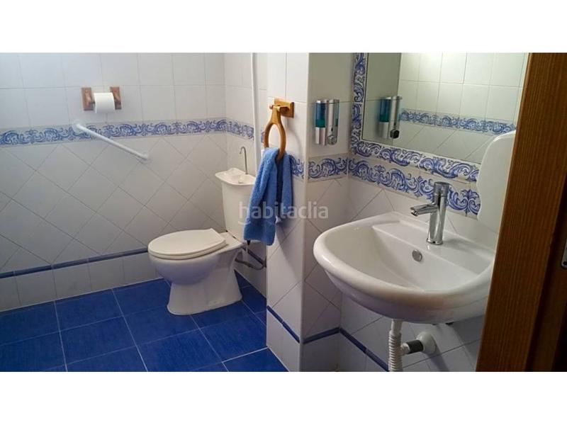Foto 01fb2d01-15ec-4833-94a8-f0af6348da67. Edificio hostal en pueblo nuevo de guadiaro san roque, cádiz en Sotogrande