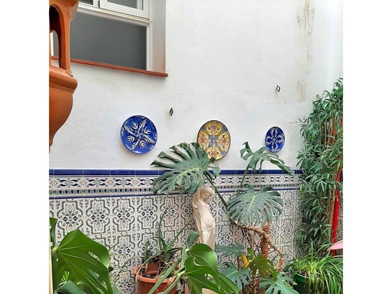 Foto 1987ee82-7c1a-480e-8c27-af6fa841d4be. Edificio hostal en pueblo nuevo de guadiaro san roque, cádiz en Sotogrande