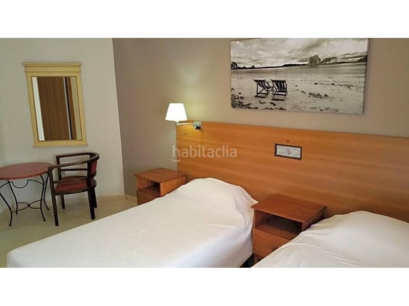 Foto 1f64d5c7-df1c-4e74-a077-23944b8f0242. Edificio hostal en pueblo nuevo de guadiaro san roque, cádiz en Sotogrande