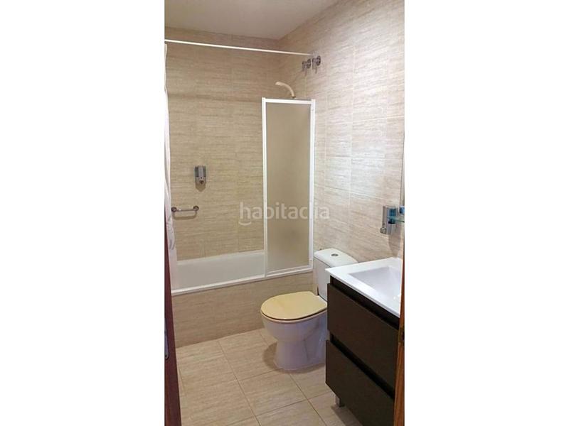 Foto 4b2e8b2b-265b-4a12-814f-351cc8aa7a70. Edificio hostal en pueblo nuevo de guadiaro san roque, cádiz en Sotogrande