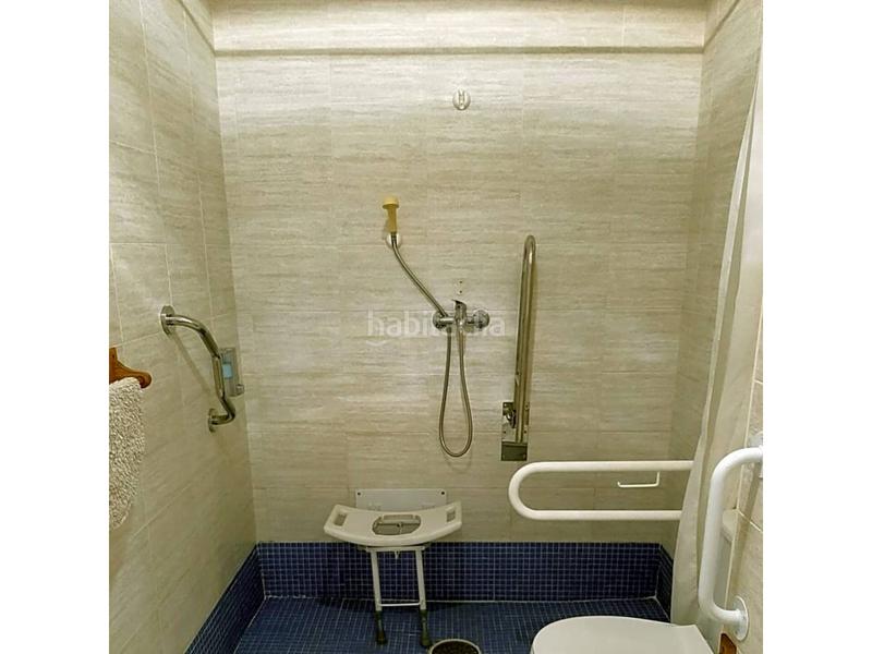 Foto 5aca573f-bce7-42ed-bb08-5cf45691a072. Edificio hostal en pueblo nuevo de guadiaro san roque, cádiz en Sotogrande