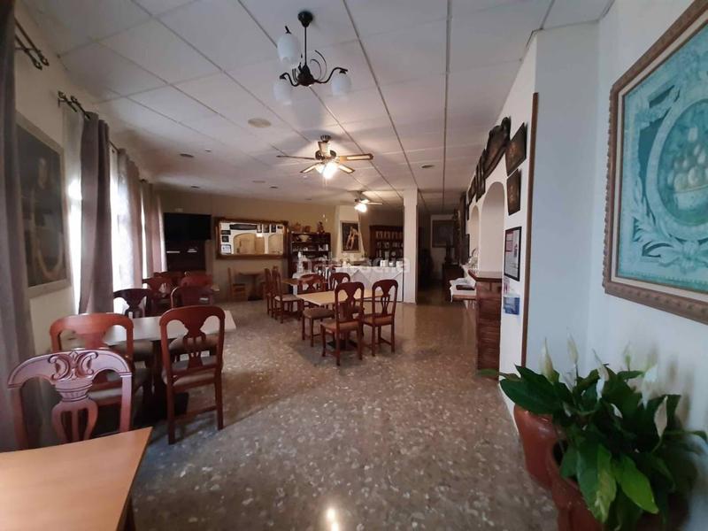 Foto 97ab9f8f-51f9-434c-a52f-42e5a1b2e335. Edificio hostal en pueblo nuevo de guadiaro san roque, cádiz en Sotogrande