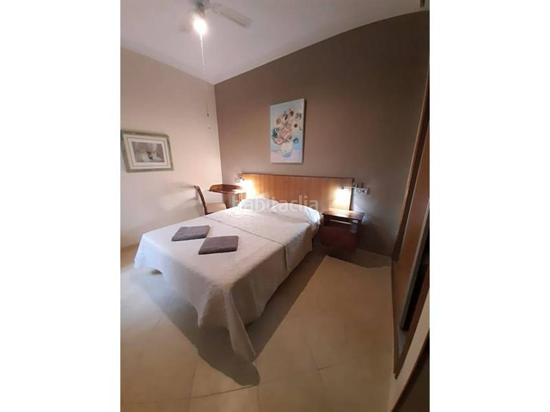 Foto c5440965-99b8-4f3f-b04f-525375c14840. Edificio hostal en pueblo nuevo de guadiaro san roque, cádiz en Sotogrande