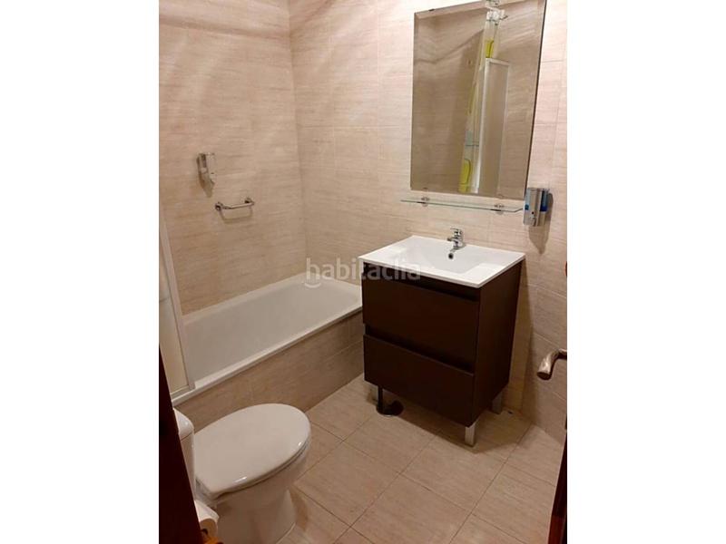 Foto c6b25dd0-38e3-41ed-ae94-3a74a2b3095c. Edificio hostal en pueblo nuevo de guadiaro san roque, cádiz en Sotogrande