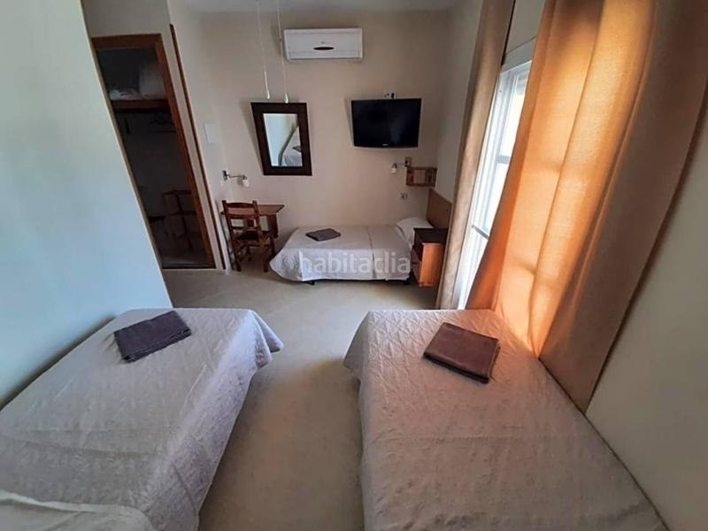 Foto c9847551-f633-439a-9f7e-312db34e66ce. Edificio hostal en pueblo nuevo de guadiaro san roque, cádiz en Sotogrande