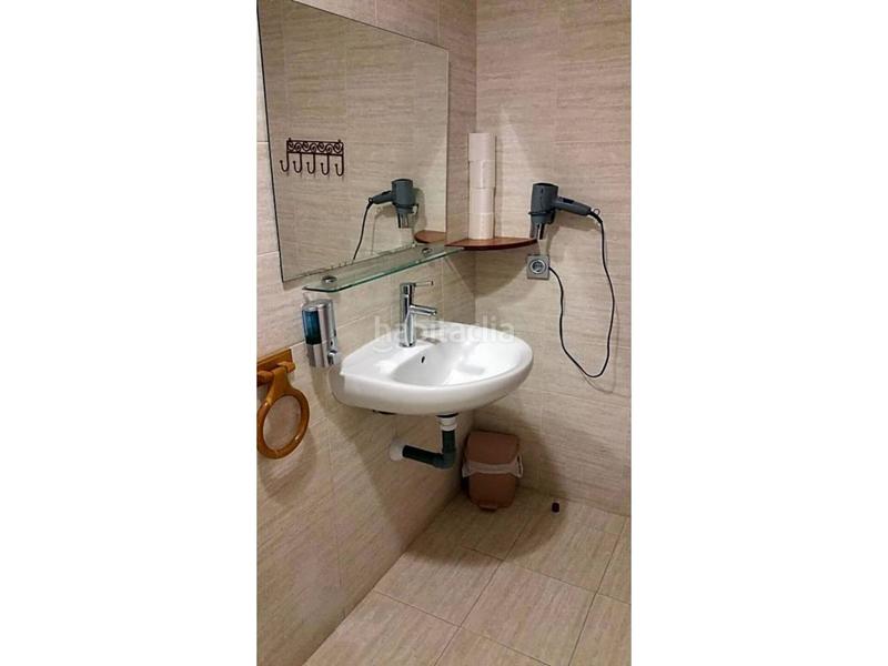 Foto df0be820-da47-4f06-a9f8-20e4778f483f. Edificio hostal en pueblo nuevo de guadiaro san roque, cádiz en Sotogrande