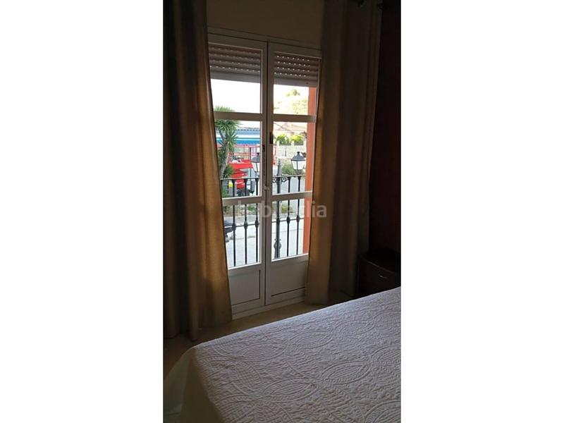 Foto e520d439-9e45-4930-8ea4-842c1635f776. Edificio hostal en pueblo nuevo de guadiaro san roque, cádiz en Sotogrande