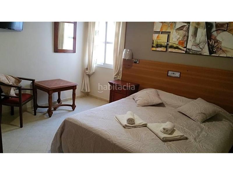 Foto f0100d50-4b4d-4122-a1f0-7ba0a14bcfc6. Edificio hostal en pueblo nuevo de guadiaro san roque, cádiz en Sotogrande