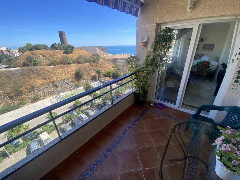 Foto df0ed41d-56a9-4e24-854e-9fbafedfc92c. Piso el coloso en la playa frente el mar. en Hacienda Torrequebrada Benalmádena