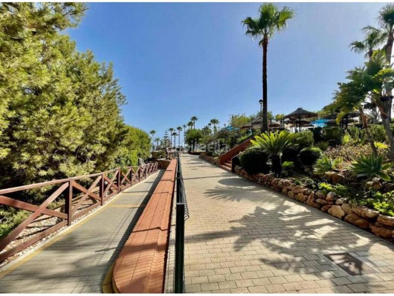 Foto f302c075-3a67-46e1-b5cc-9e1cf1dce0b2. Piso el coloso en la playa frente el mar. en Hacienda Torrequebrada Benalmádena