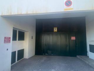 Aparcament cotxe  Cortijo. Parking en san pedro  cerca colegio teresa leon