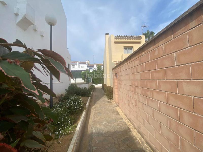 Foto 2a5f5d27-e279-4e12-88ef-c140fa5dff39. Maison jumelée dans Nueva Atalaya Estepona