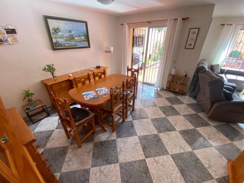 Foto 5a40054a-8f86-415f-886b-9e39019bd979. Maison jumelée dans Nueva Atalaya Estepona