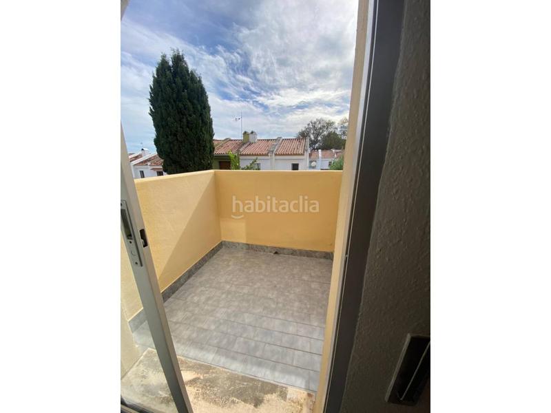 Foto 5e0b555f-49f4-4ef4-a9c6-5480c94a3506. Maison jumelée dans Nueva Atalaya Estepona