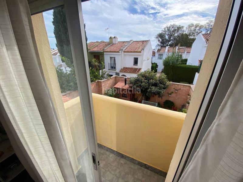 Foto d13b7244-1465-4045-9579-41c42aa46e9b. Maison jumelée dans Nueva Atalaya Estepona