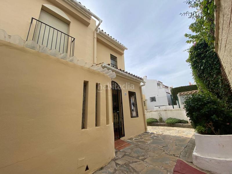 Foto d5d87f91-7c72-4b12-84ea-d0aad5f950d9. Maison jumelée dans Nueva Atalaya Estepona