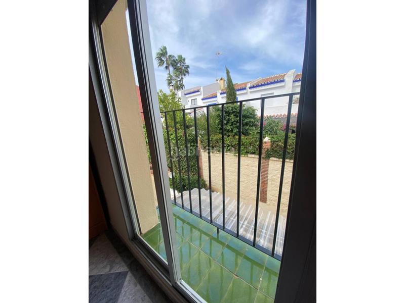 Foto d87c908f-2917-4cd9-a32e-3e2494a72dbf. Maison jumelée dans Nueva Atalaya Estepona