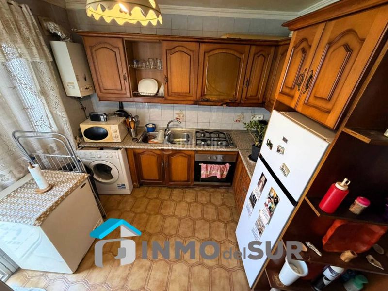 Foto b633b2b2-208e-4e68-b472-14b92a255424. Casa a Cabra