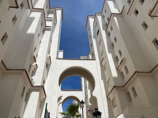 Appartamento  Avenida reina sofia. Piso con vistas en puerto blanco con parking y trastero