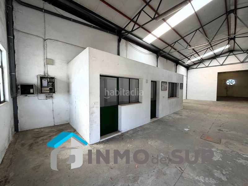 Foto 9d6b0036-a10d-45e6-a6ee-18e08d4085db. Nau industrial a Cabra