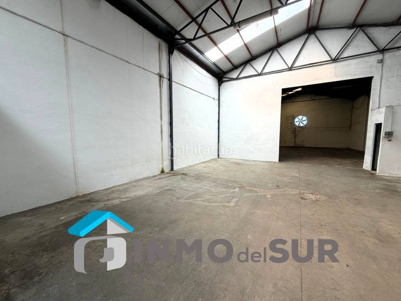Foto b765dc77-9227-42ba-9db6-19dd8cfd8da2. Nau industrial a Cabra