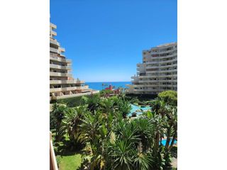 Pis  Calle avenue parque del 3. Apartamento moderno con terraza y vista al mar en primera línea
