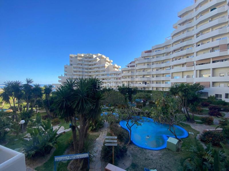 Foto c72b7e8c-d82f-4bfd-8ac3-bfd2f041f936. Pis amb aparcament piscina a Centro Benalmádena