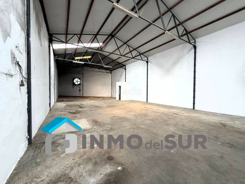 Foto b2751d65-a579-40c1-b148-d273383f14cd. Nau industrial a Cabra