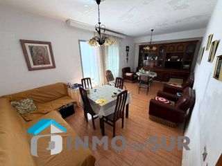 Appartamento in Cabra. Piso en planta baja para reformar