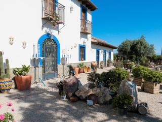 Casa in Almendricos. Villa de 5 dormitorios con parcela en almendricos