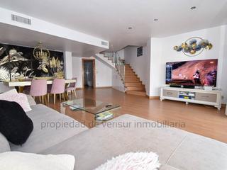 Casa adossada a El Hornillo. Exclusivo tríplex con piscina y barbacoa en el hornillo