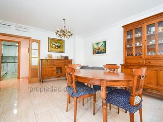 Appartement à Casco Antiguo. Piso de 3 dormitorios en el centro de águilas.