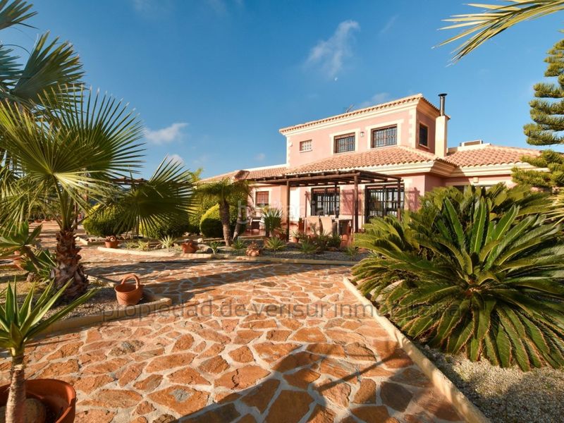 Foto 68e5731b-6cac-4092-a0b3-fe46aef76048. Casa amb calefacció piscina a Águilas