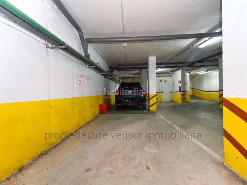 Foto 72479502-547d-42ee-ba50-c3e17d3db558. Aparcament cotxe a Águilas