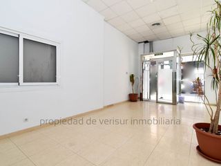 Local Comercial a Casco Antiguo. Local comercial en pleno centro de águilas.