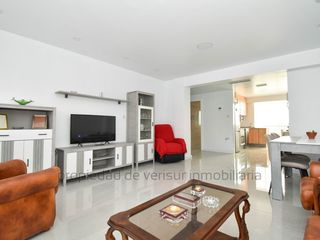Lloguer Apartament a Casco Antiguo. Se alquila! apartamento de 2 dormitorios a 3 min de la playa.