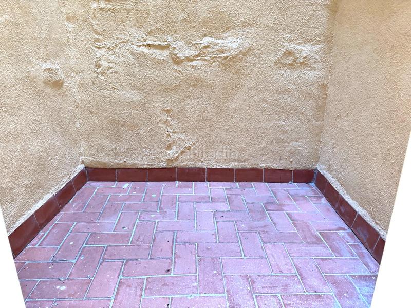 Foto 08b8e0c6-0876-4df2-afbb-6cd43694a01f. Pis a carrer de l'hostal d'en sol 103 a Gòtic Barcelona
