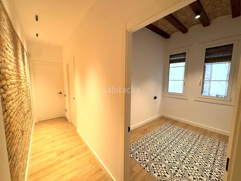 Foto 131a5dd1-6b51-42f3-9832-6487320fc7ad. Pis a carrer de l'hostal d'en sol 103 a Gòtic Barcelona