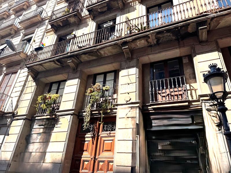 Foto 93196e2f-ca54-4ac9-abfe-9f3b5d1148b7. Rent business premise in carrer de lluís el piadós 11 in Barcelona