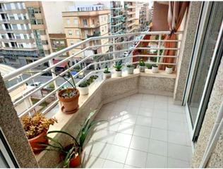 Pis  Capitn antonio mena. Piso en elche, zona reina victoria.