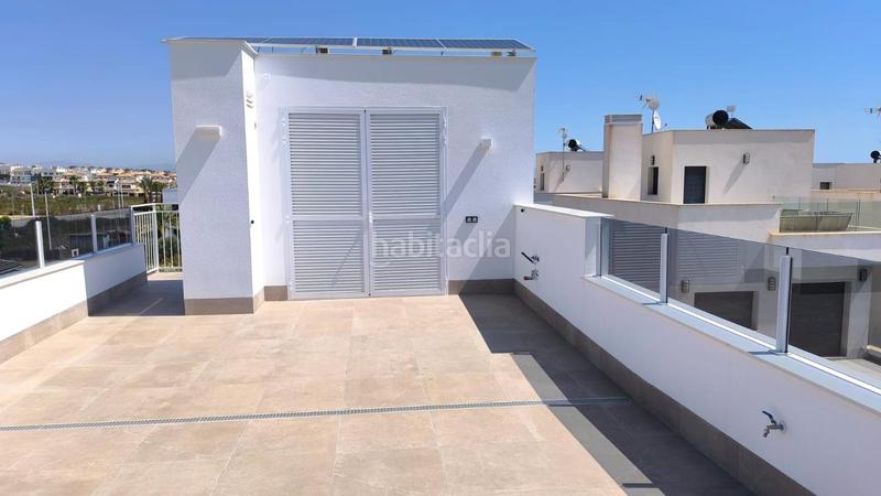 Foto ea2b9d60-4df1-49fb-aa83-fec8a8e28d20. Casa con piscina in La Marina Elche / Elx