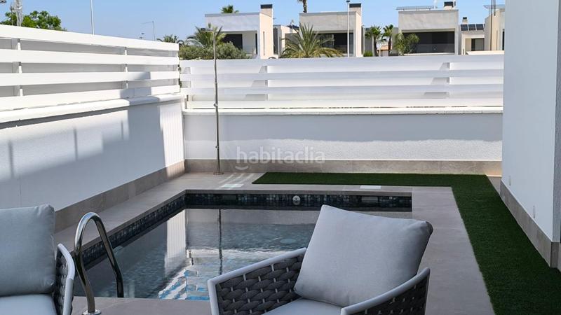 Foto 9b01e6db-4cf8-4820-81b6-012d331677b2. Maison avec piscine dans La Marina Elche / Elx