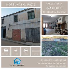 Casa a Calle paz 2. Casa en hortunas, calle paz  con múltiples posibilidades